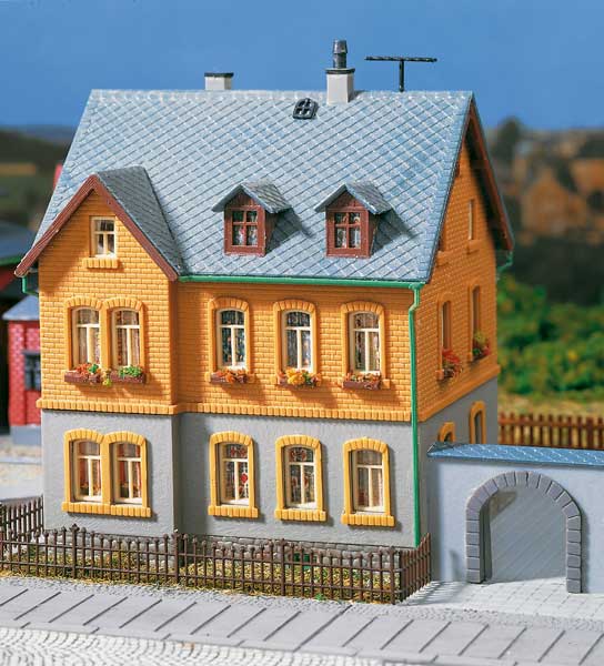 Factory residence<br /><a href='images/pictures/Auhagen/12258.jpg' target='_blank'>Full size image</a>